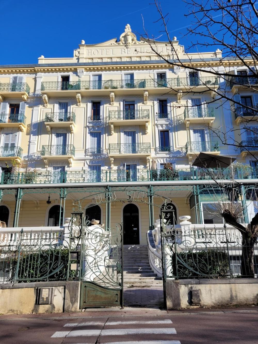 Le Beau Site Renove